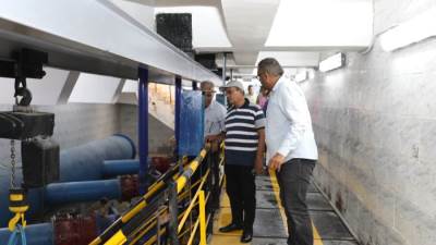 رئيس “مياه الإسكندرية” يتفقد الأعمال الجارية بمنطقة غرب والساحل (صور)