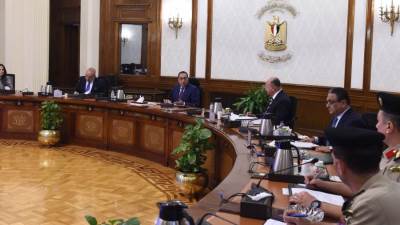 رئيس الوزراء يتابع موقف "ممشى أهل مصر" وحل مشكلات المستثمرين بالقاهرة