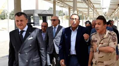 خلال جولته بالمتحف المصري .. «مدبولي» يشدد على  الانتهاء من تطوير واجهات العمارات السكنية المحيطة  