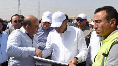 بالصور .. رئيس الوزراء يتفقد أعمال تطوير وتوسعة محور 26 يوليو وتنفيذ المحور الموازي له