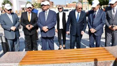 بالصور ..وزير التنمية المحلية ومحافظ أسوان يتفقدان مشروع «ممشى أهل مصر»