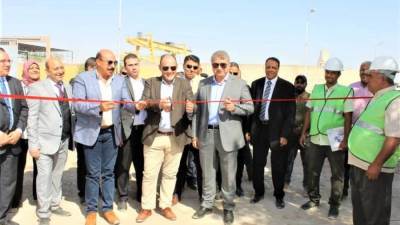 وزير التجارة ومحافظ أسوان يفتتحان 4 مصانع  بمنطقة العلاقي الصناعية