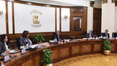 رئيس الوزراء يتابع مستجدات برنامج الطروحات العامة