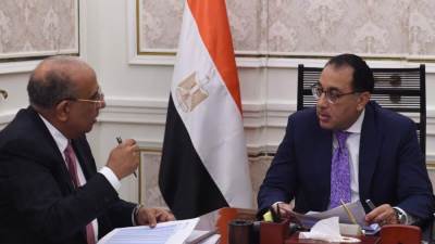 رئيس الوزراء يتابع موقف تطوير شركات «القابضة للقطن والغزل والنسيج»