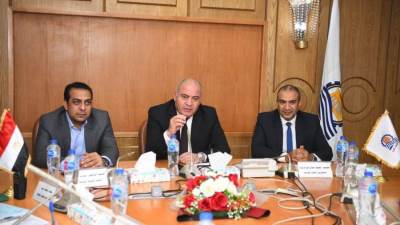 لعدم تكرار أزمة المياه.. محافظ قنا يعلن  تنفيذ خط صرف  صحى  احتياطي بتكلفة ٢٠٠ مليون جنيه