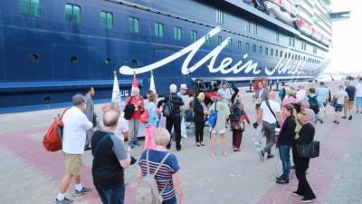 ميناء الأسكندرية يستقبل أكثر من 2200 سائح على متن السفينة السياحية MEIN SCHIFF.6