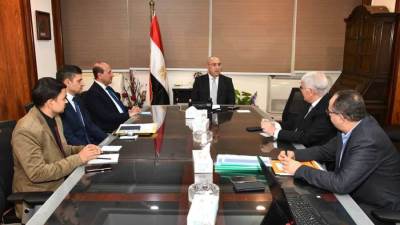  وزير الإسكان يتابع الموقف التنفيذي لمشروع سد ومحطة «جوليوس نيريرى»