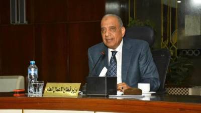 وزير قطاع الأعمال يوجه بتعزيز الشراكة مع القطاع الخاص وتوطين التصنيع المحلي