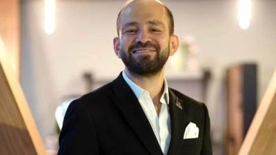 معتز شلبي: تكامل الخبرات العلمية والمهنية ضرورة لنجاح  مسئول القطاع التجاري بالشركات العقارية