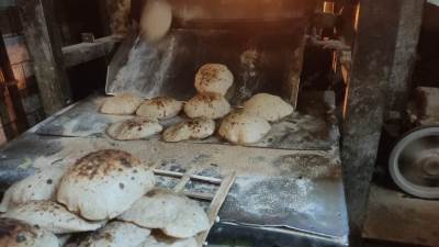 شعبة المخابز: تكلفة إنتاج رغيف الخبز تصل لـ80 قرشا ومازال يباع بـ5 قروش فقط