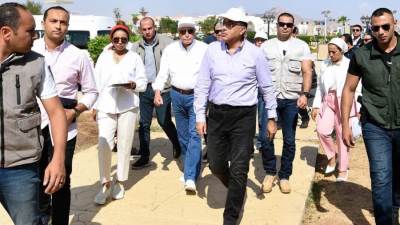 رئيس الوزراء يتفقد «المنطقة الخضراء» بمحيط المركز الدولي للمؤتمرات بشرم الشيخ