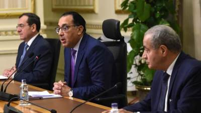 مدبولى: قرارات المركزي الأخيرة أحدثت انفراجة لخروج المواد الخام ومستلزمات الإنتاج