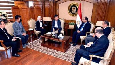  وزير التجارة  يبحث مع وفد  «سامسونج» خطط الشركة التوسعية بالسوق المصري