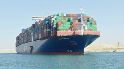 «قناة السويس» تسجل أعلى معدل عبور يومي بإجمالي 94 سفينة