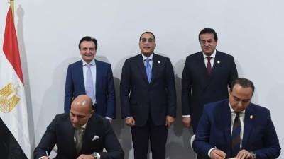 مدبولي يشهد توقيع مذكرة تفاهم بين "الرعاية الصحية" و"أسترازينيكا" لتعزيز مفهوم المنشآت الصحية الخضراء