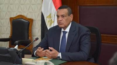 هشام آمنة: التوسع فى تنفيذ المعارض والشوادر بالمحافظات خاصة فى المناطق الشعبية