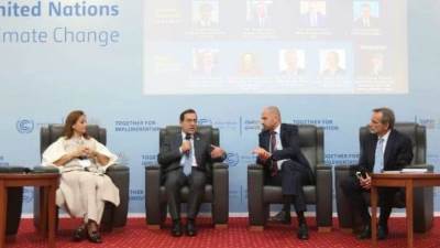 «الملا»:العالم لازال يحتاج للطاقة مع الالتزام بخفض الانبعاثات