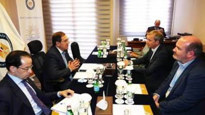 مباحثات مصرية أسترالية لزيادة التعاون في مجال التعدين وإنتاج الهيدروجين الأخضر 