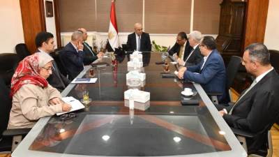 وزير الإسكان يتابع الموقف التنفيذي لمشروع سد ومحطة «جوليوس نيريرى» بتنزانيا