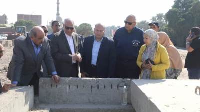 محافظ الجيزة ورئيس جهاز التعمير يتفقدان مشروع تغطية ترعه المنصورية