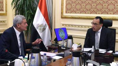 رئيس الوزراء يؤكد دور هيئة الشراء الموحد المساعد في تنفيذ خطة لتوطين صناعة الدواء في مصر