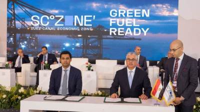 «اقتصادية قناة السويس» توقع عقد إمتداد محطة تداول حاويات كمحطة ثانية بشرق بورسعيد