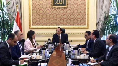 رئيس الوزراء يستعرض أعمال المعاينة للأراضي الفضاء غير المستغلة وسبل استغلالها
