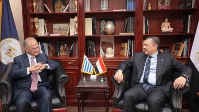 وزير السياحة يستقبل سفير دولة اليونان بالقاهرة لبحث التعاون المشترك