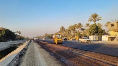 محافظ الجيزة يتابع تطوير ورصف طريق «المنصورية»ومدخل «أطفيح الجنوبي»