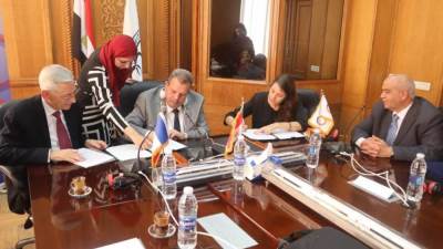 «السكك الحديدية» و«الفرنسية للتنمية» توقعان اتفاقية تطوير نظم إشارات خط "طنطا المنصورة دمياط"