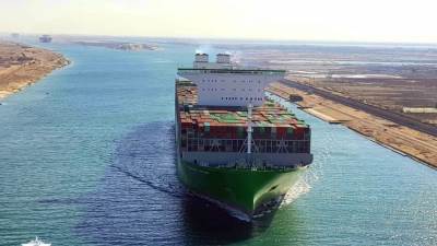 تعد أولى رحلاتها البحرية .. قناة السويس تشهد عبور أكبر سفينة حاويات في العالم «Ever Atop»