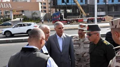 مسئولو  «الإسكان» يتفقدون أعمال تطوير المحاور والطرق الرئيسية بالقاهرة الجديدة