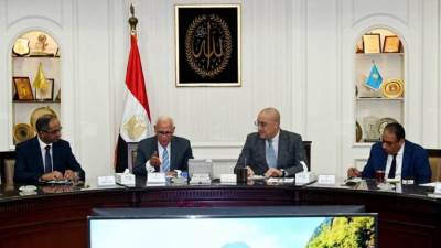 وزير الإسكان ومحافظ بورسعيد يتابعان موقف المشروعات التنموية بمدينة«سلام»