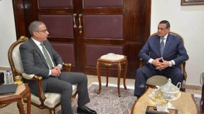 «آمنة» يتابع مع محافظ الفيوم معدلات تنفيذ مشروعات «حياة كريمة» والخطة الاستثمارية 