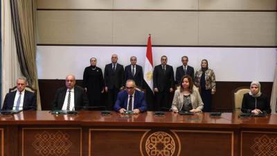 «مدبولى» يشهد توقيع ثلاثة بروتوكولات  لإعادة هيكلة التطبيقات الحكومية 