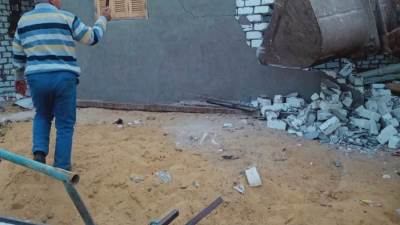 إزالة حالات تعدي علي الاراضي الزراعية وبناء مخالف بأبو النمرس بالجيزة 