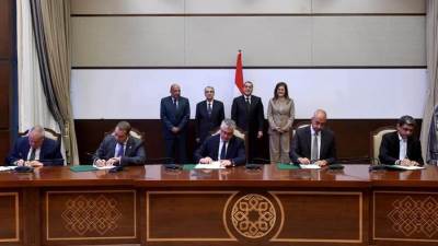 «مدبولي» يشهد توقيع 7 مذكرات تفاهم لبدء دراسات إنتاج الهيدروجين الأخضر ومشتقاته