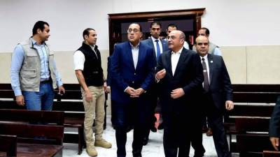 خلال زيارته للمحافظة .. «مدبولي» يتفقد أعمال تطوير مجمع محاكم السويس