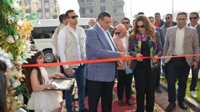 وزير التنمية المحلية ومحافظ دمياط يفتتحان المركز التجارى « Down twon» وموقف سيارات الأجرة برأس البر