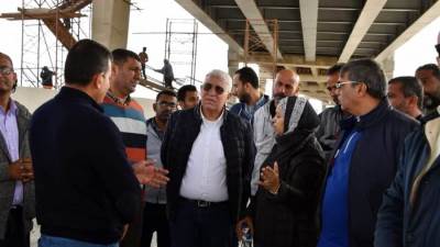 رئيس «المقاولون العرب»  يتابع الموقف التنفيذي لمحور كمال عامر