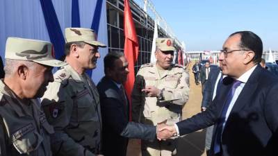 «مدبولى»  يتابع أعمال تنفيذ مشروعي مدينة اللقاحات وشركة تصنيع الضمادات الطبية الحديثة بالإسماعيلية