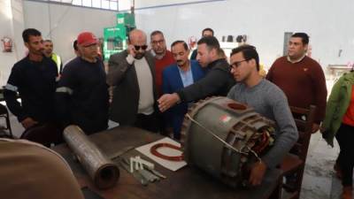 رئيس مياه أسيوط يتفقد ورشة لف وصيانة المحركات و الغواطس الكهربائية بمرشحة أبوتيج