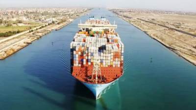 «أسامة ربيع» يكشف حقيقة بيع ممتلكات قناة السويس بعد إنشاء صندوق استثماري