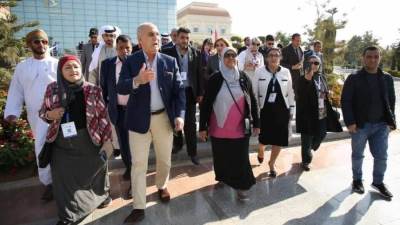 جولة موسعة لرئيس قطاع المرافق وأعضاء الوفود العربية بمؤتمر الإسكان  للعاصمة الإدارية الجديدة