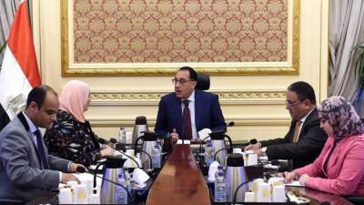 رئيس الوزراء يتابع مع وزيرة التضامن الاجتماعي جهود التوسع في برامج الحماية الاجتماعية 