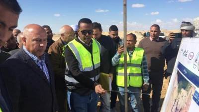 وزير النقل يتفقد مواقع العمل  بالخط الثاني للقطار الكهربائي السريع