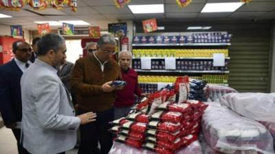 وزير التنمية المحلية يوجه بتكثيف الحملات الرقابية على الأسواق