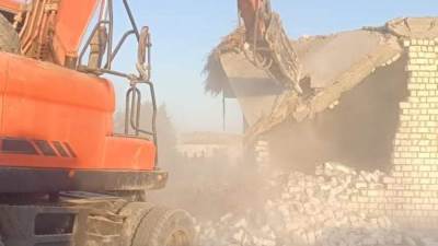 محافظة الجيزة : إزالة ١٧٠ حاله تعدي علي الاراضي الزراعية وبناء مخالف بأطفيح ومنشاة القناطر