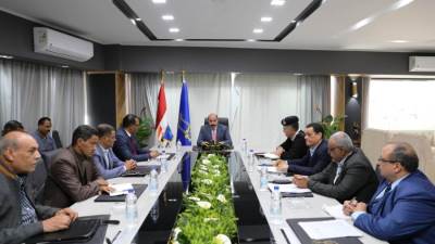 محافظ أسوان: إحالة واقعة ضبط 18 طن سكر مدعم للنيابة العامة