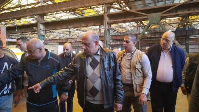 وزير قطاع الأعمال يتفقد شركة "النحاس المصرية"بالإسكندرية